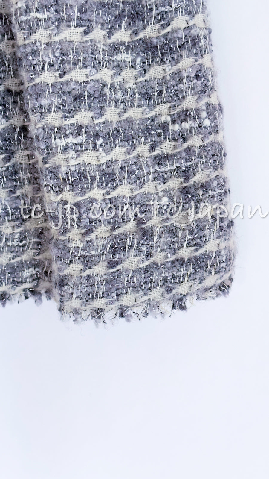 CHANEL 05A Gray Mix Camellia Brooch Wool Tweed Jacket Skirt Suit 36 シャネル グレー ふんわり カメリア付 ウール ツイード ジャケット スカート スーツ 即発