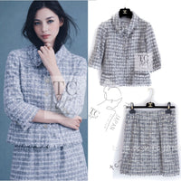 CHANEL 05A Gray Mix Camellia Brooch Wool Tweed Jacket Skirt Suit 36 シャネル グレー ふんわり カメリア付 ウール ツイード ジャケット スカート スーツ 即発