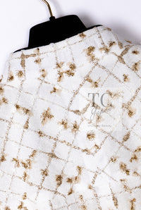 シャネル ジャケット CHANEL 19S ホワイト ゴールド ジップアップ リボン ツイード ジャケット 40 CHANEL Jacket 19S White Gold Bow Zip up 40