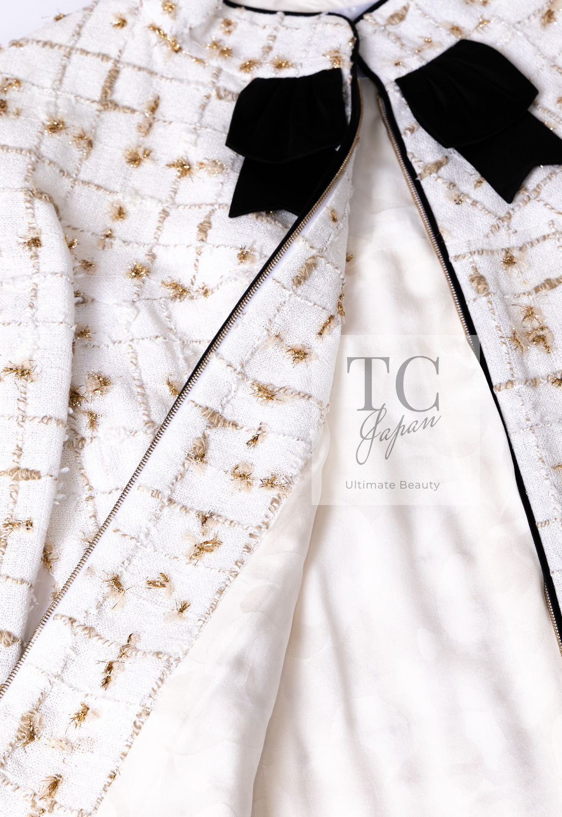 CHANEL 19S White Gold Bow Zip up Jacket Skirt Suit 36 シャネル ホワイト ゴールド ジップアップ リボン ツイード ジャケット スカート スーツ 即発