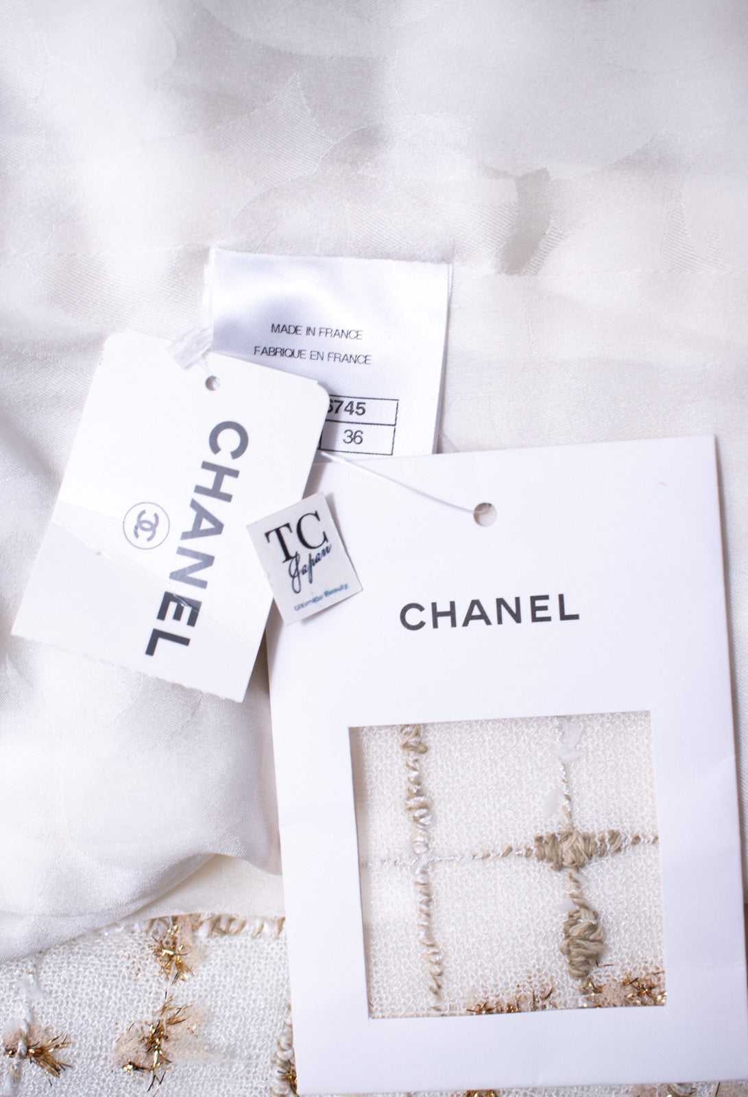 CHANEL 19S White Gold Bow Zip up Jacket Skirt Suit 36 シャネル ホワイト ゴールド ジップアップ リボン ツイード ジャケット スカート スーツ 即発