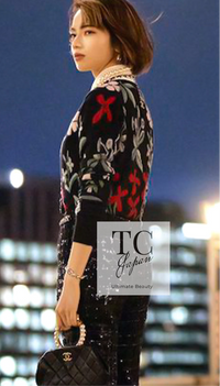 CHANEL 21PF Black Multicolor Floral Cashmere Knit Tops Sweater 38 シャネル ブラック マルチカラー 花柄 カシミア ニット トップス セーター 即発