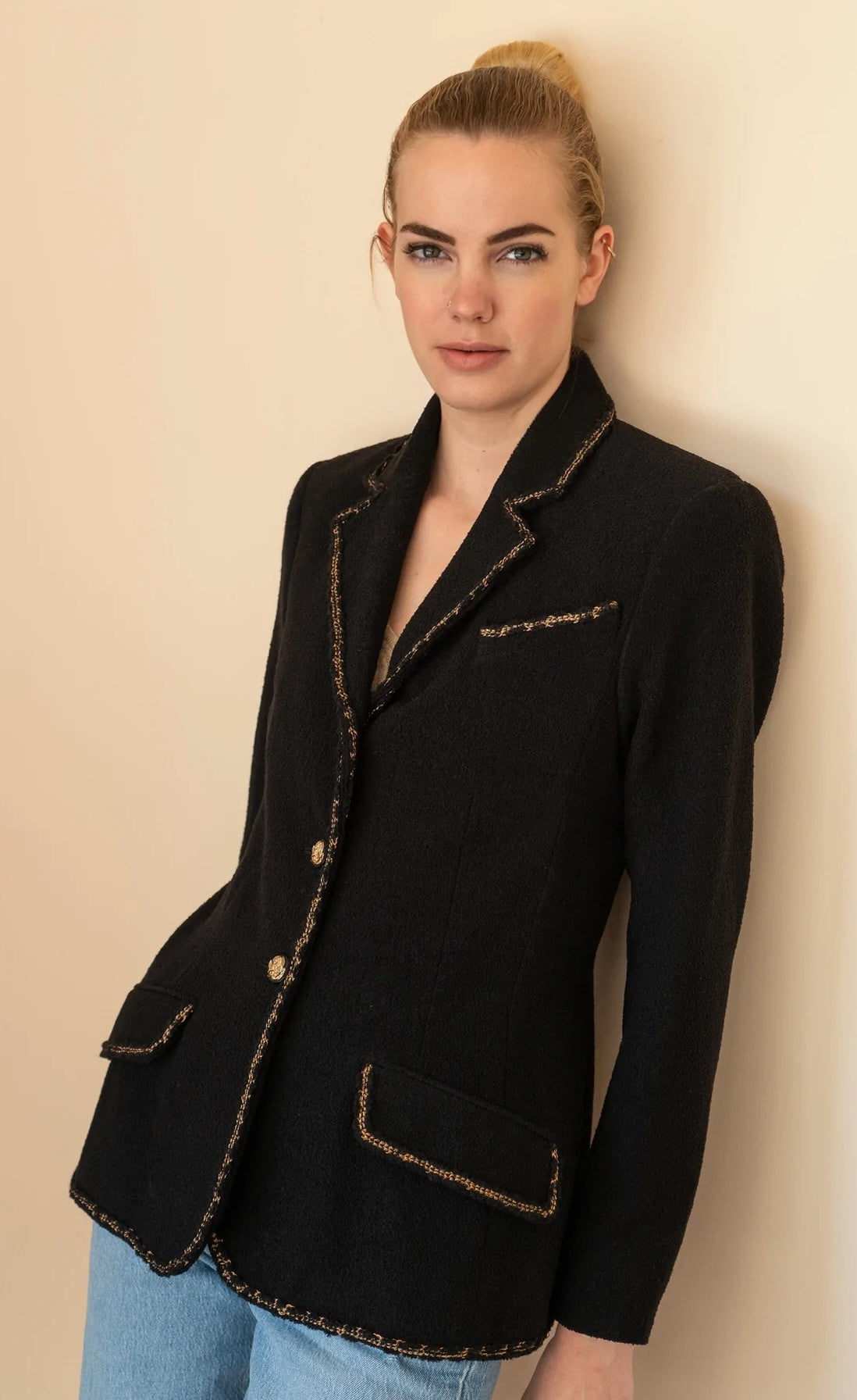 CHANEL 10C Black Gold Line Trim Wool Jacket 42 シャネル ブラック ゴールド ライン トリム ウール ジャケット 即発