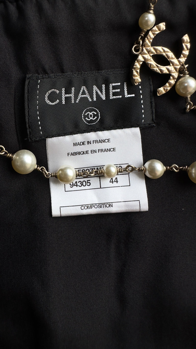 CHANEL 13S Black Stretchable Mesh Jacket With Pearl Button Skirt 40 44 シャネル ブラック ビッグ パール ボタン ストレッチ メッシュ スカート 即発