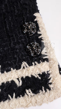 CHANEL 06PF Black Ivory Trim Boucle Wool Tweed Jacket Skirt Suit 38 シャネル ブラック アイボリー トリミング ブークレ ウール ツイード ジャケット スカート スーツ 即発