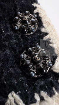 CHANEL 06PF Black Ivory Trim Boucle Wool Tweed Jacket Skirt Suit 38 シャネル ブラック アイボリー トリミング ブークレ ウール ツイード ジャケット スカート スーツ 即発