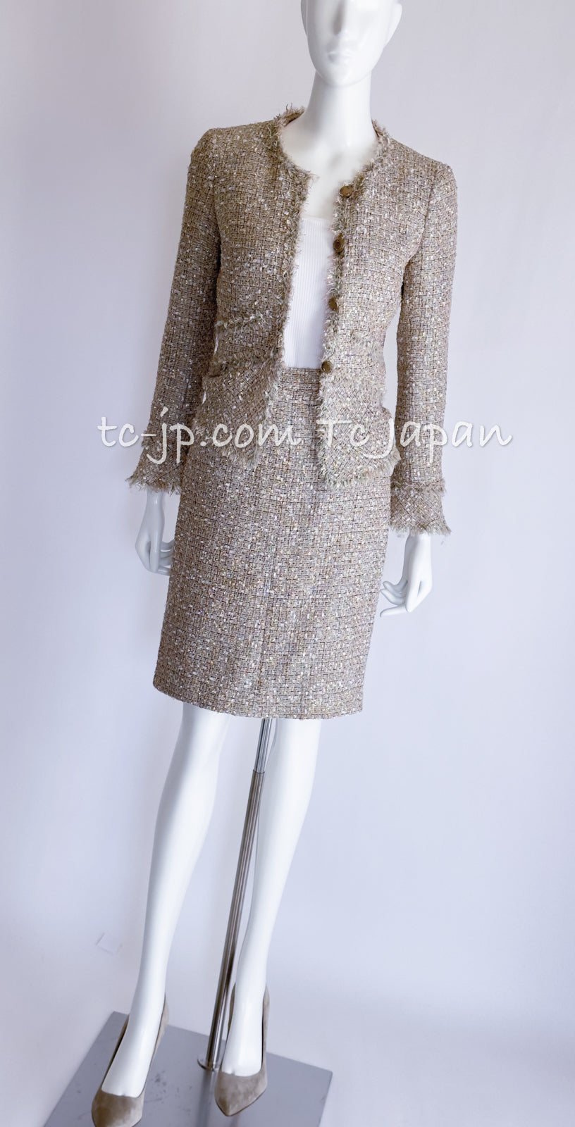 CHANEL 05S Metallic Beige Gold Tweed Jacket Skirt Suit 38 19