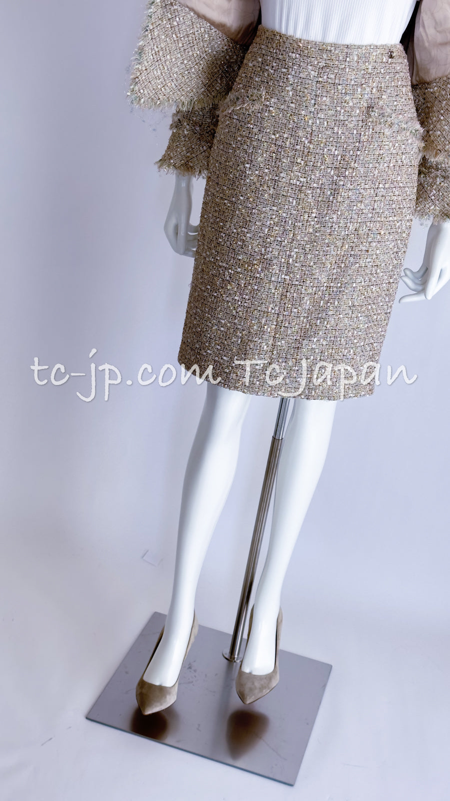 シャネル ジャケット スカート スーツ CHANEL 05S メタリック ベージュ ゴールド ツイード 38