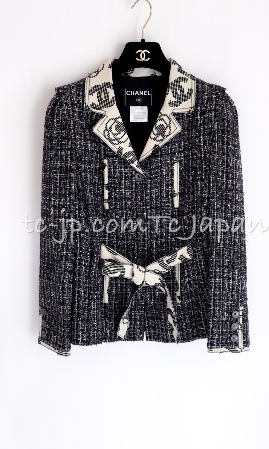CHANEL 06S Gray Beige CC Logo Tweed Jacket Skirt Suit 38 シャネル CCロゴ グレー ベージュ ツイード ジャケット スカート スーツ 即発