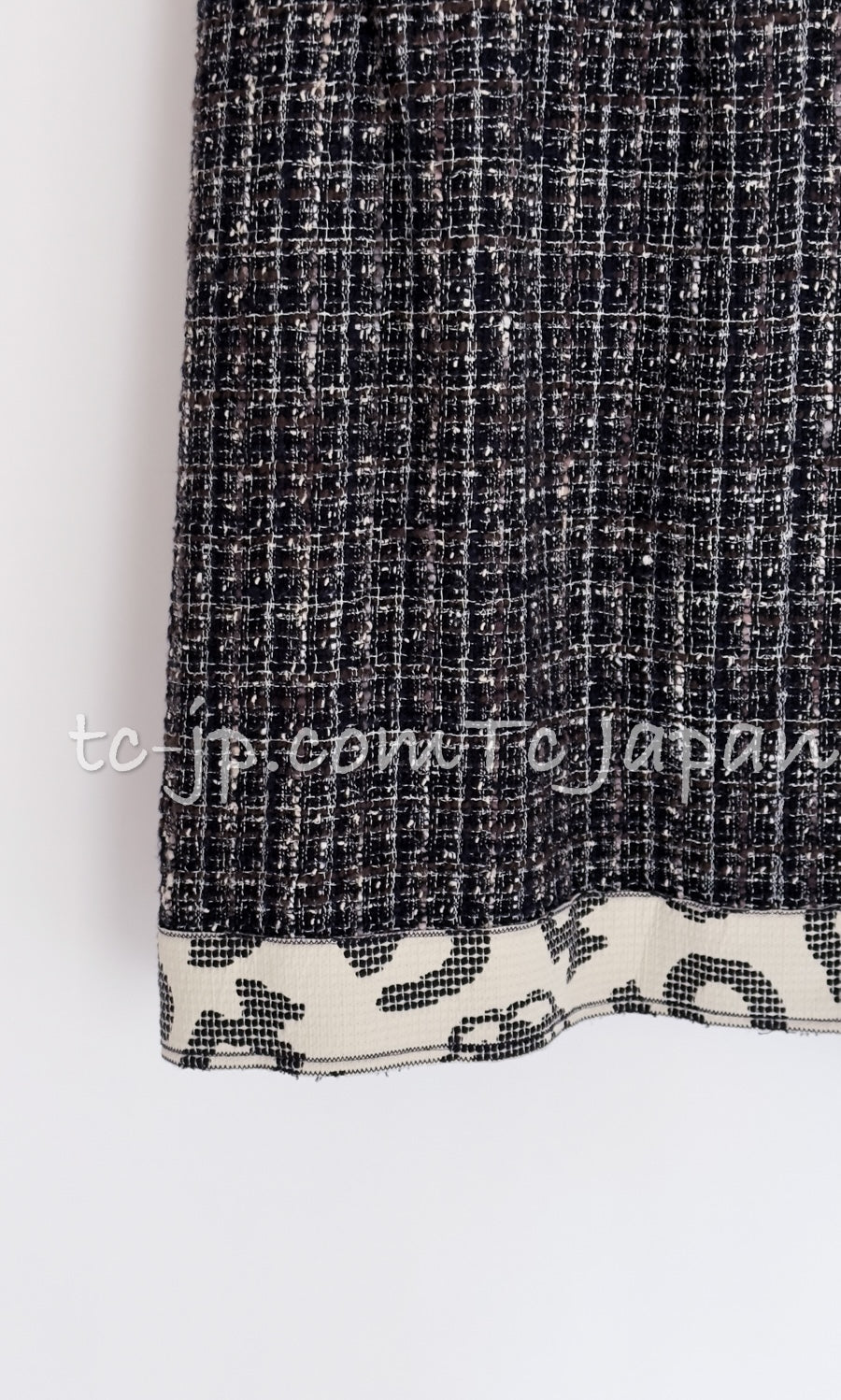 CHANEL 06S Gray Beige CC Logo Tweed Jacket Skirt Suit 38 シャネル CCロゴ グレー ベージュ ツイード ジャケット スカート スーツ 即発