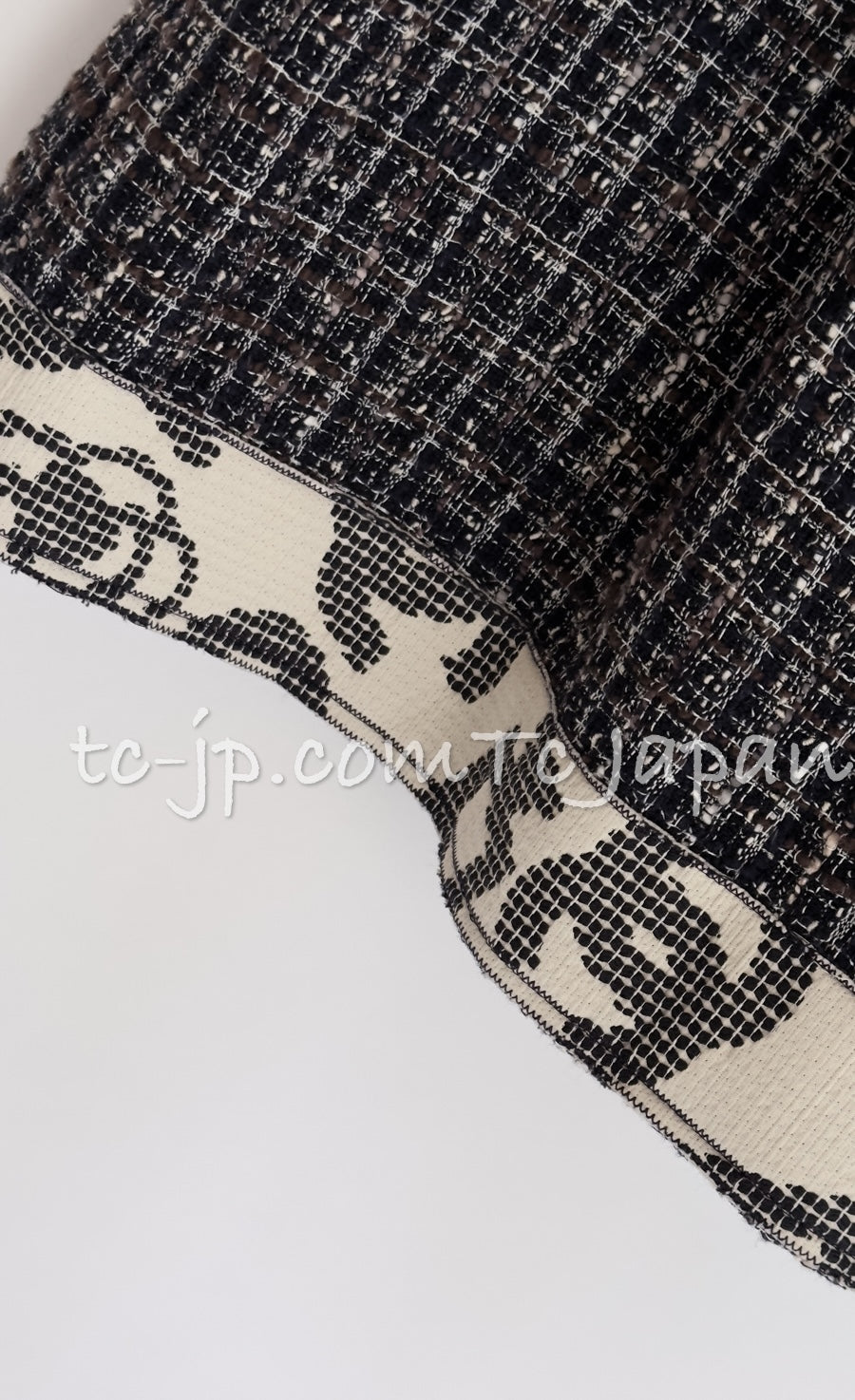CHANEL 06S Gray Beige CC Logo Tweed Jacket Skirt Suit 38 シャネル CCロゴ グレー ベージュ ツイード ジャケット スカート スーツ 即発 - TC JAPAN
