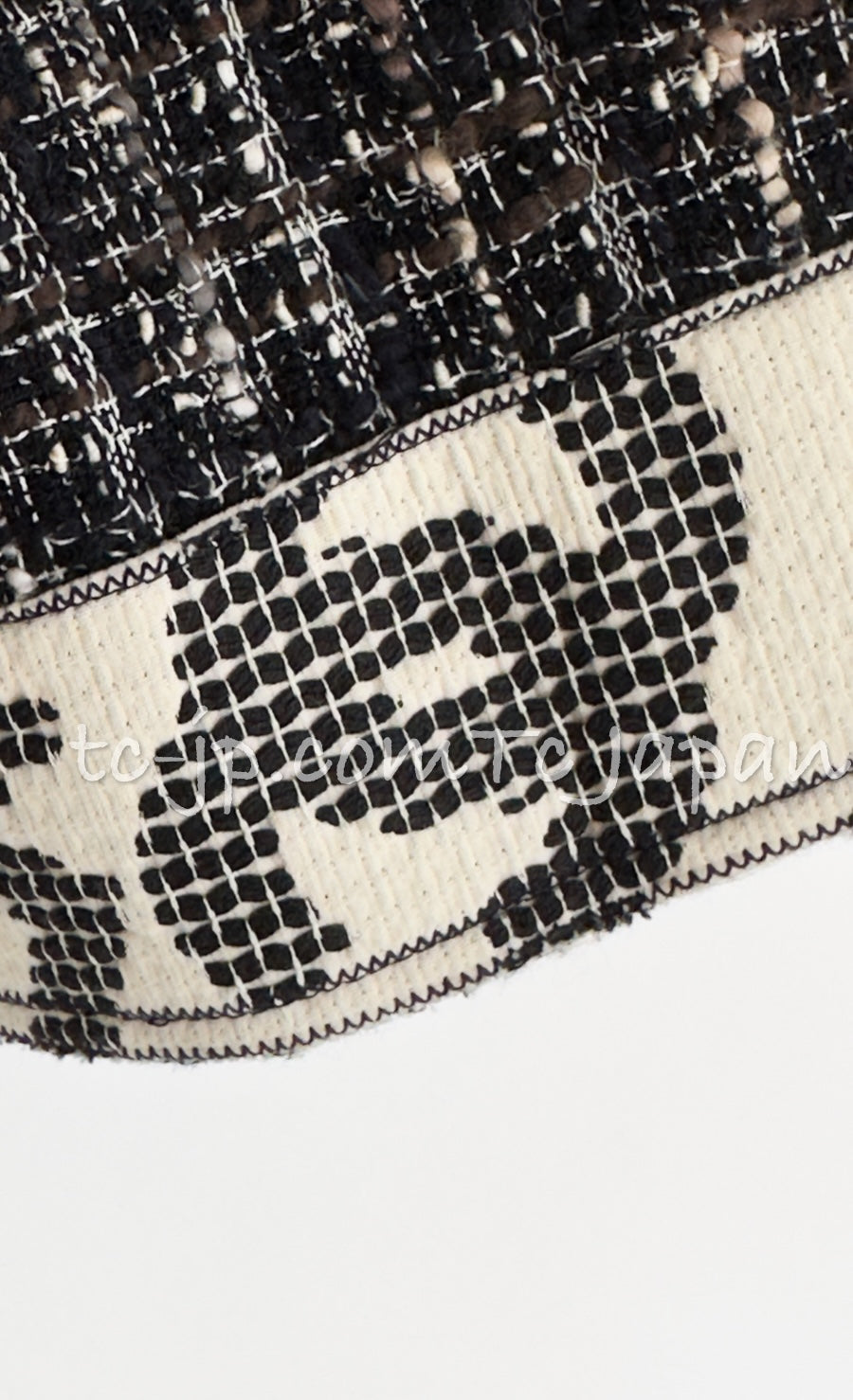 CHANEL 06S Gray Beige CC Logo Tweed Jacket Skirt Suit 38 シャネル CCロゴ グレー ベージュ ツイード ジャケット スカート スーツ 即発 - TC JAPAN
