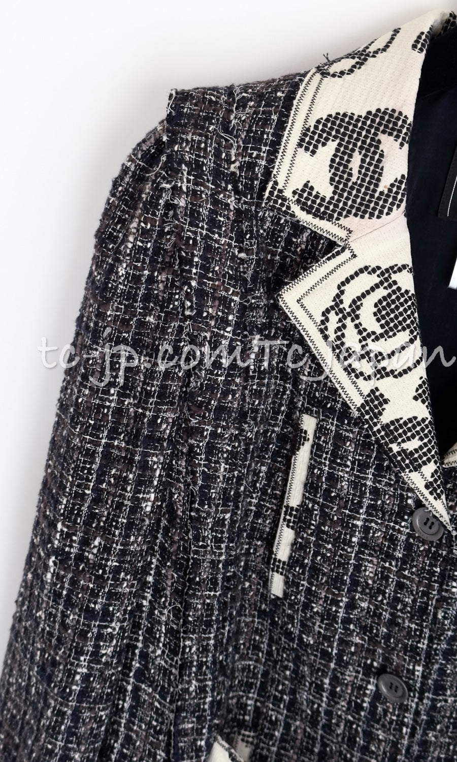 CHANEL 06S Gray Beige CC Logo Tweed Jacket Skirt Suit 38 シャネル CCロゴ グレー ベージュ ツイード ジャケット スカート スーツ 即発