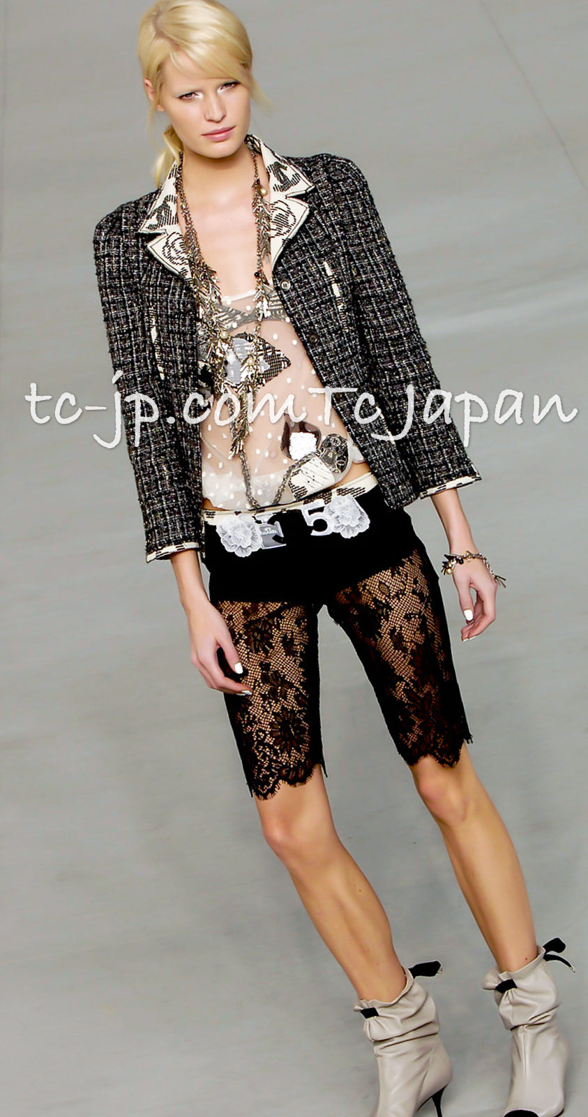 CHANEL 06S Gray Beige CC Logo Tweed Jacket Skirt Suit 38 シャネル CCロゴ グレー ベージュ ツイード ジャケット スカート スーツ 即発 - TC JAPAN