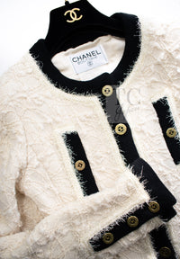 CHANEL 94A Vintage Rare Collectible Creme Ivory Black Trim Jacket 34 36 シャネル ヴィンテージ スーパーモデル ブークレ クリーム アイボリー ブラック トリム ジャケット 即発