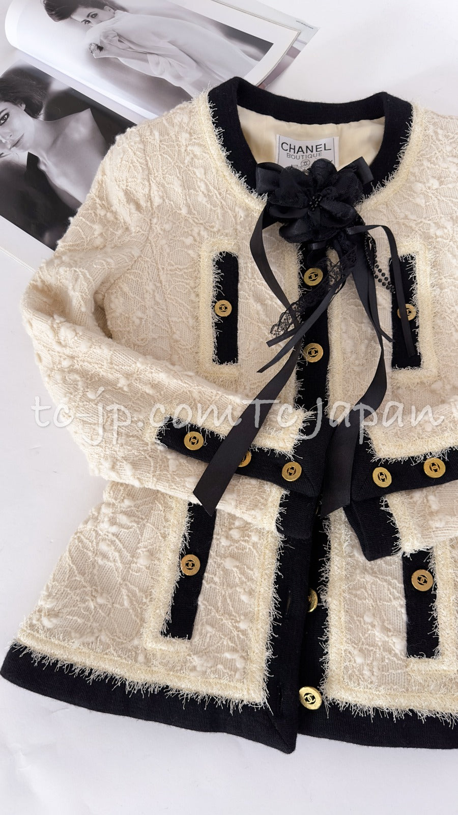 CHANEL 94A Vintage Rare Collectible Creme Ivory Black Trim Jacket 34 36 シャネル ヴィンテージ スーパーモデル ブークレ クリーム アイボリー ブラック トリム ジャケット 即発 - TC JAPAN