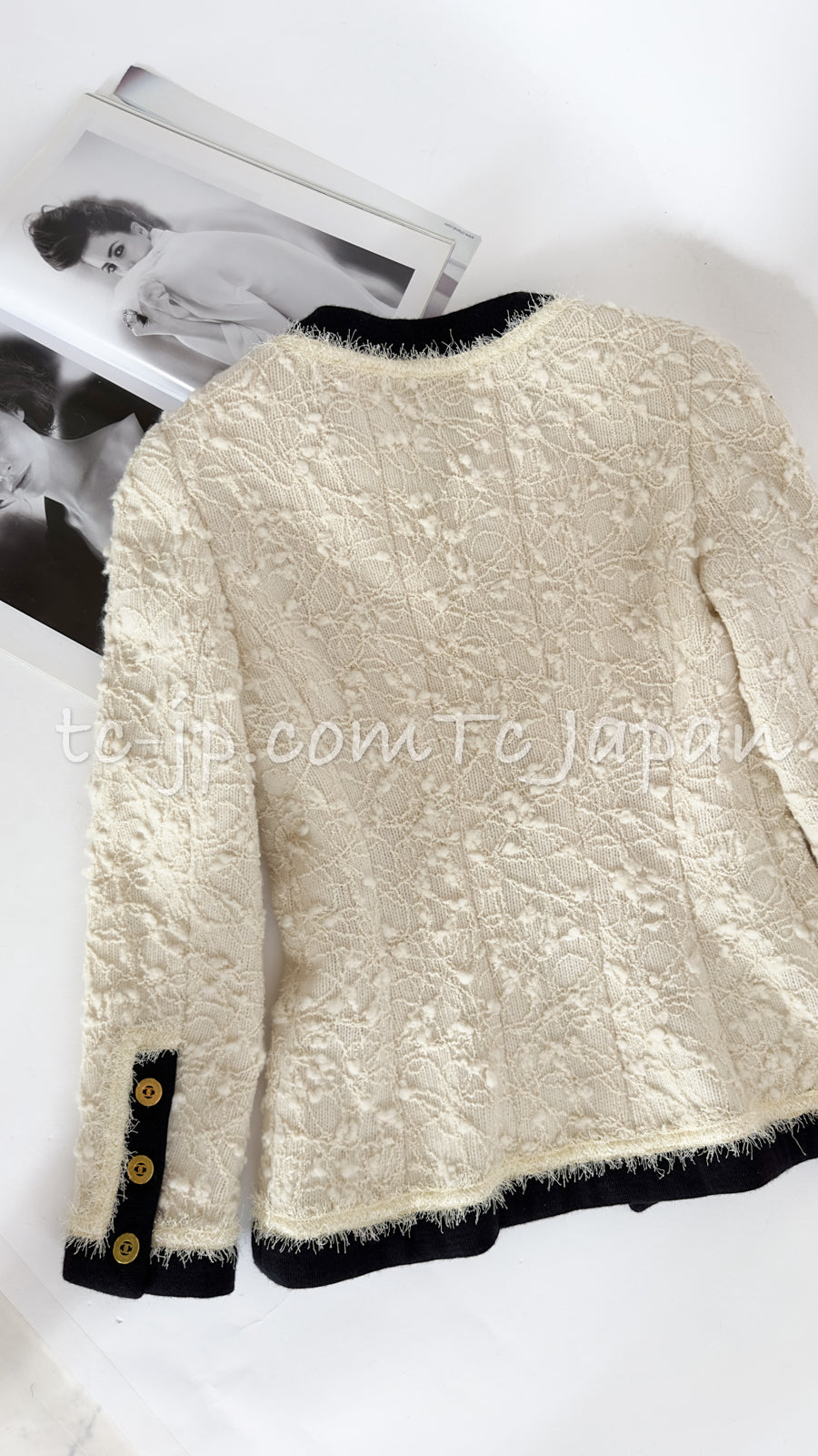 CHANEL 94A Vintage Rare Collectible Creme Ivory Black Trim Jacket 34 36 シャネル ヴィンテージ スーパーモデル ブークレ クリーム アイボリー ブラック トリム ジャケット 即発 - TC JAPAN