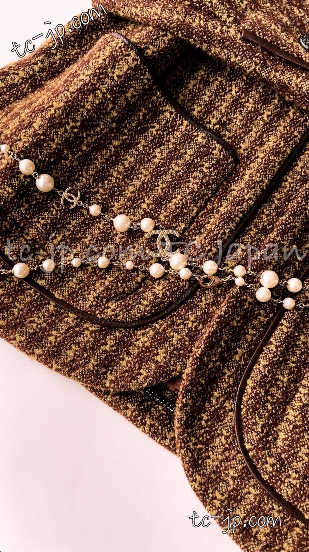 CHANEL 97A Vintage Olive Brown Wool Leather Trim Tweed Jacket 40 42 シャネル オリーブ ブラウン ウール レザー トリム ツイード ジャケット 即発