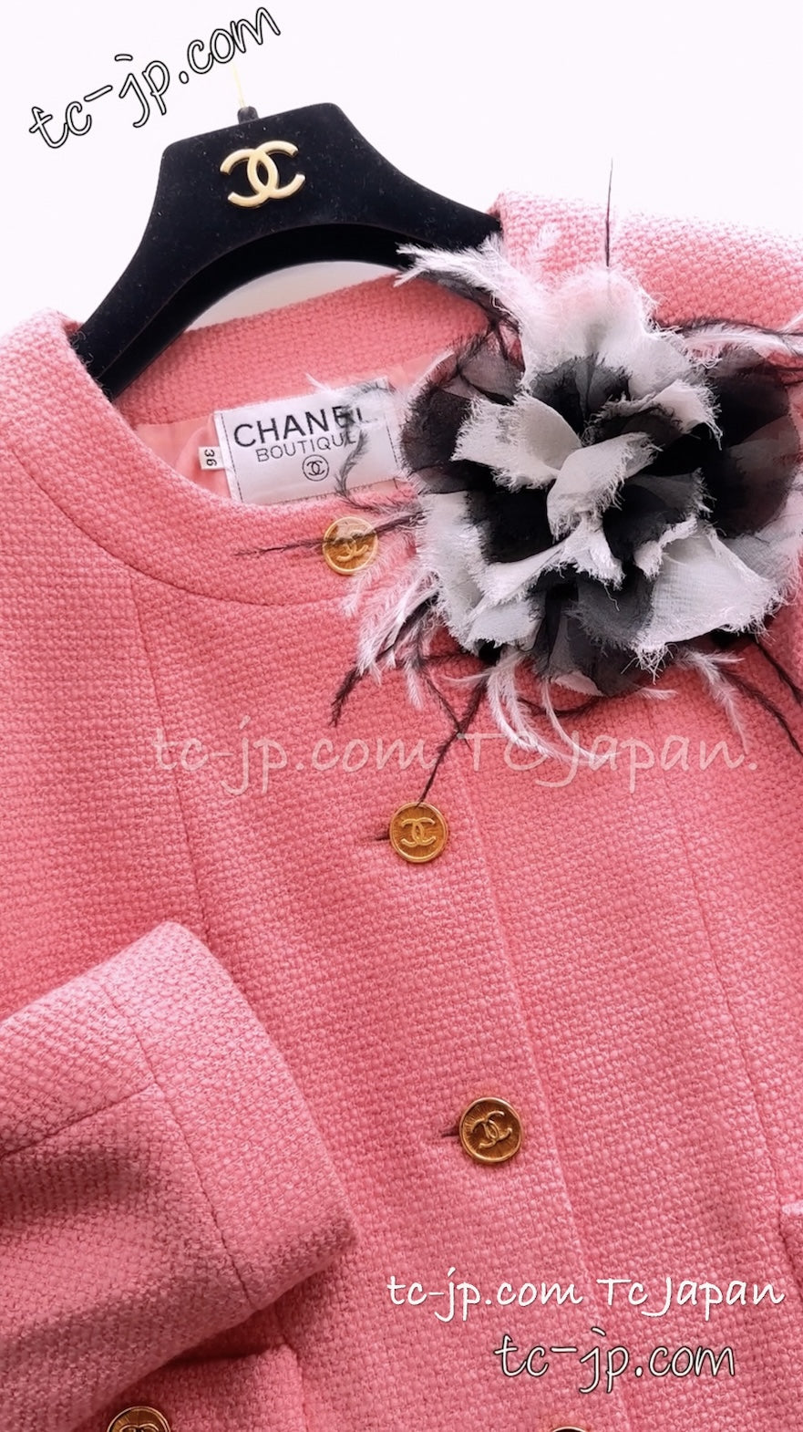 CHANEL 91A Vintage Baby Pink Wool Gold CC Logo Button Tweed Jacket 36 38 シャネル ヴィンテージ ベビーピンク ウール ゴールド CC ココロゴボタン ジャケット 即発 - TC JAPAN