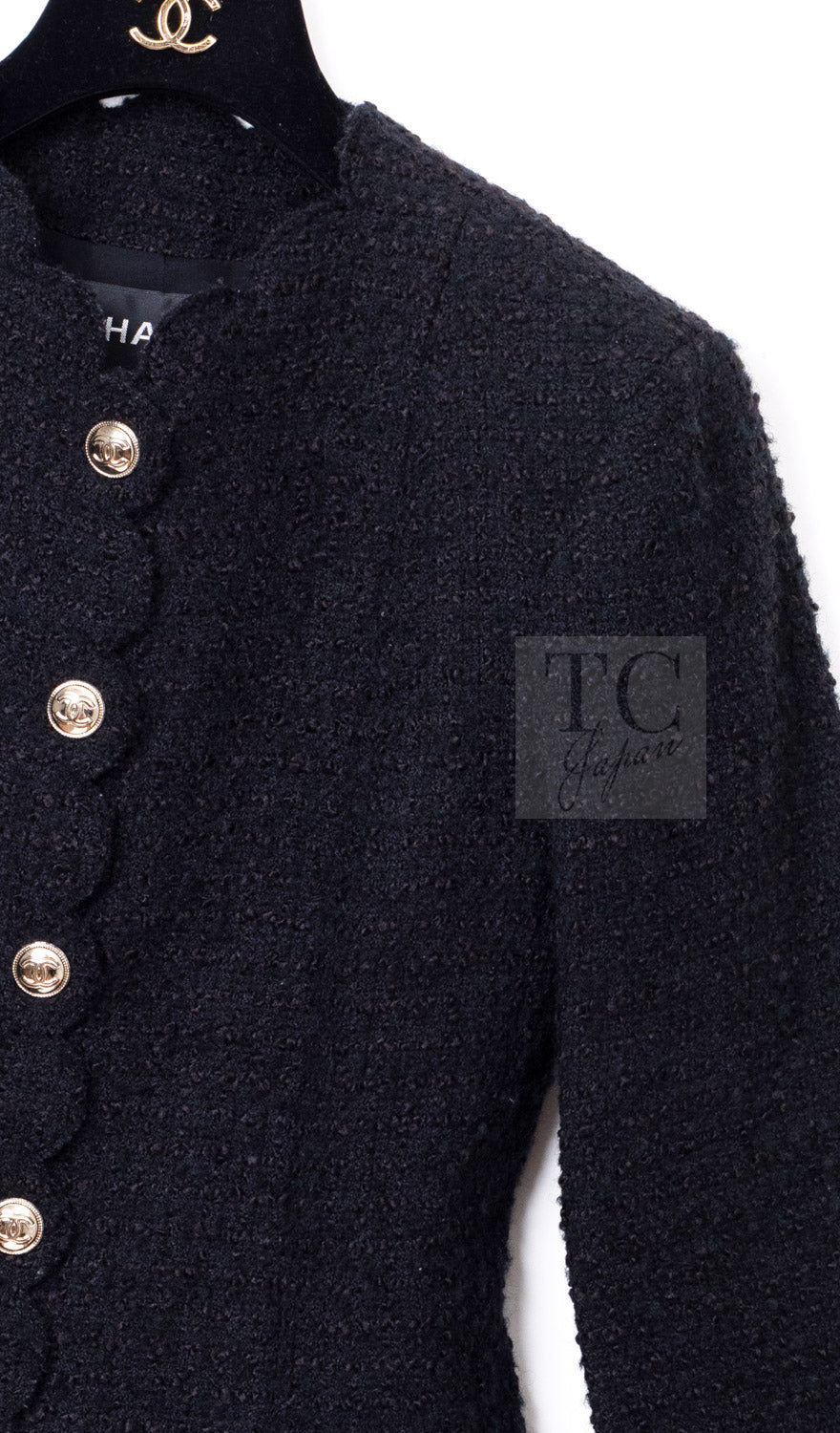 CHANEL Jacket 20A Black Unique Cut Wool Tweed CC Logo Button 34 36 15