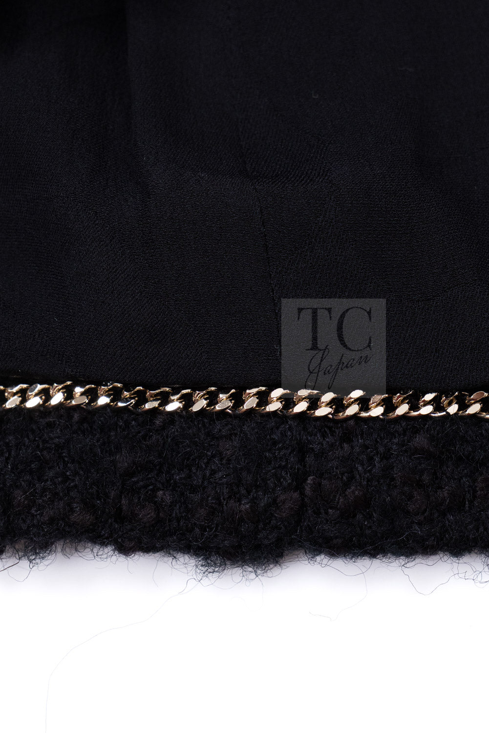 CHANEL Jacket 20A Black Unique Cut Wool Tweed CC Logo Button 34 36 9