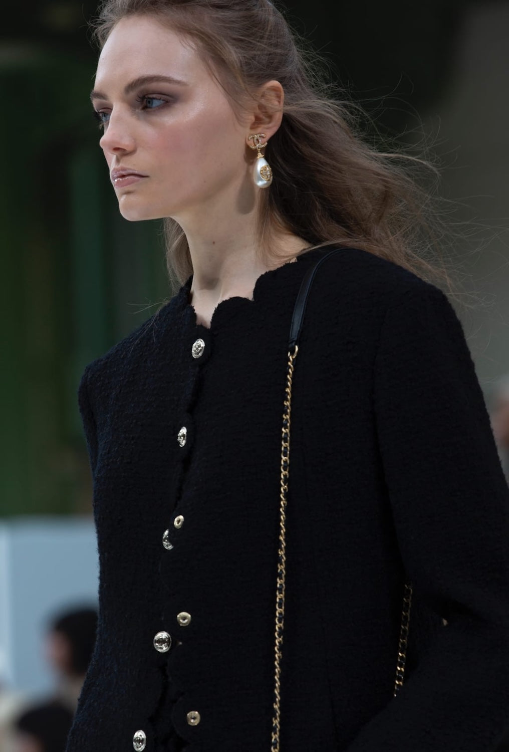 CHANEL Jacket 20A Black Unique Cut Wool Tweed CC Logo Button 34 36 19