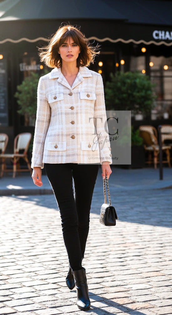 CHANEL beige cream tweed Haute Couture jacket with gold CC buttons