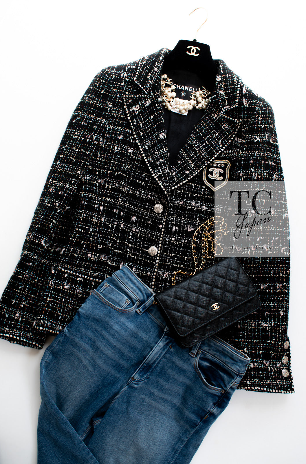 シャネル エンブレム ジャケット CHANEL ブラック シルバー トリム CC