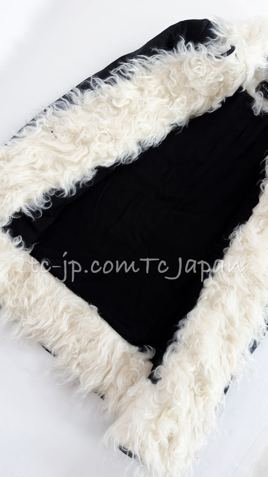 CHANEL 17B Black Silk Ivory Fantasy Fur Jacket Coat 48 シャネル ブラック シルク アイボリー ファー ジャケット コート 即発