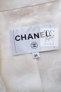 CHANEL 16S White Multicolor Floral Print CC Logo Jacket 34 36 シャネル ホワイト マルチカラー フラワー プリント CC ロゴ ジャケット 即発