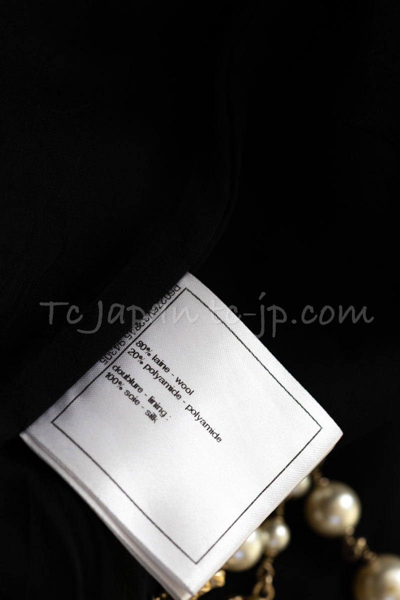 CHANEL 19C BTS Black Metallic Double Jacket 42 シャネル BTS ジミン/ ジェニー着 ブラック 黒 メタリック ウール シンプル ダブル ジャケット 即発