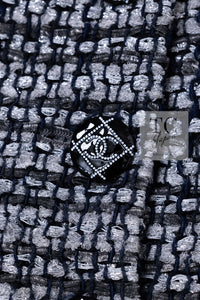CHANEL 19PS Gray Silver Navy Blue Mix Tweed Jacket Skirt Suit 38 シャネル グレー シルバー ネイビー ブルー ミックス ツイード ジャケット スカート スーツ 即発