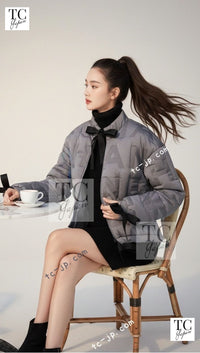 CHANEL 17B Light Grey Black Bow Logo Down Coat Jacket 34 36 38 シャネル ライトグレー ブラック リボン ロゴ ダウン ジャケット コート 即発 - TC JAPAN