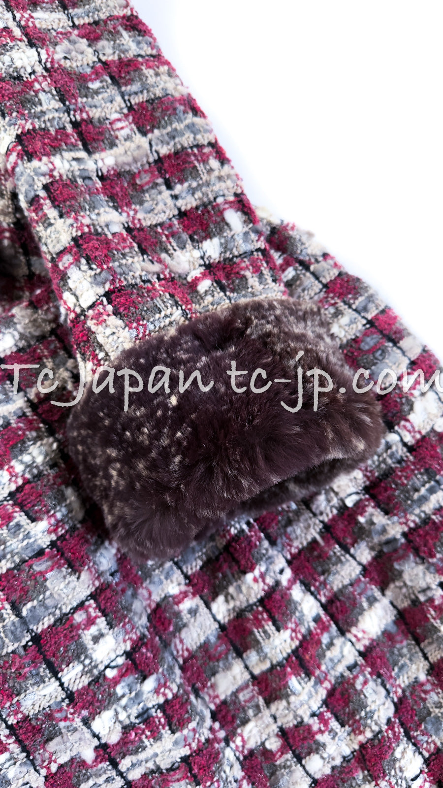 CHANEL 05A Rabbit Fur Trim Raspberry Brown Tweed Jacket Skirt Suit 38 シャネル  ラビット・ファートリム・ラズベリー・ブラウン・ツイード・ジャケット・スカート・スーツ 即発