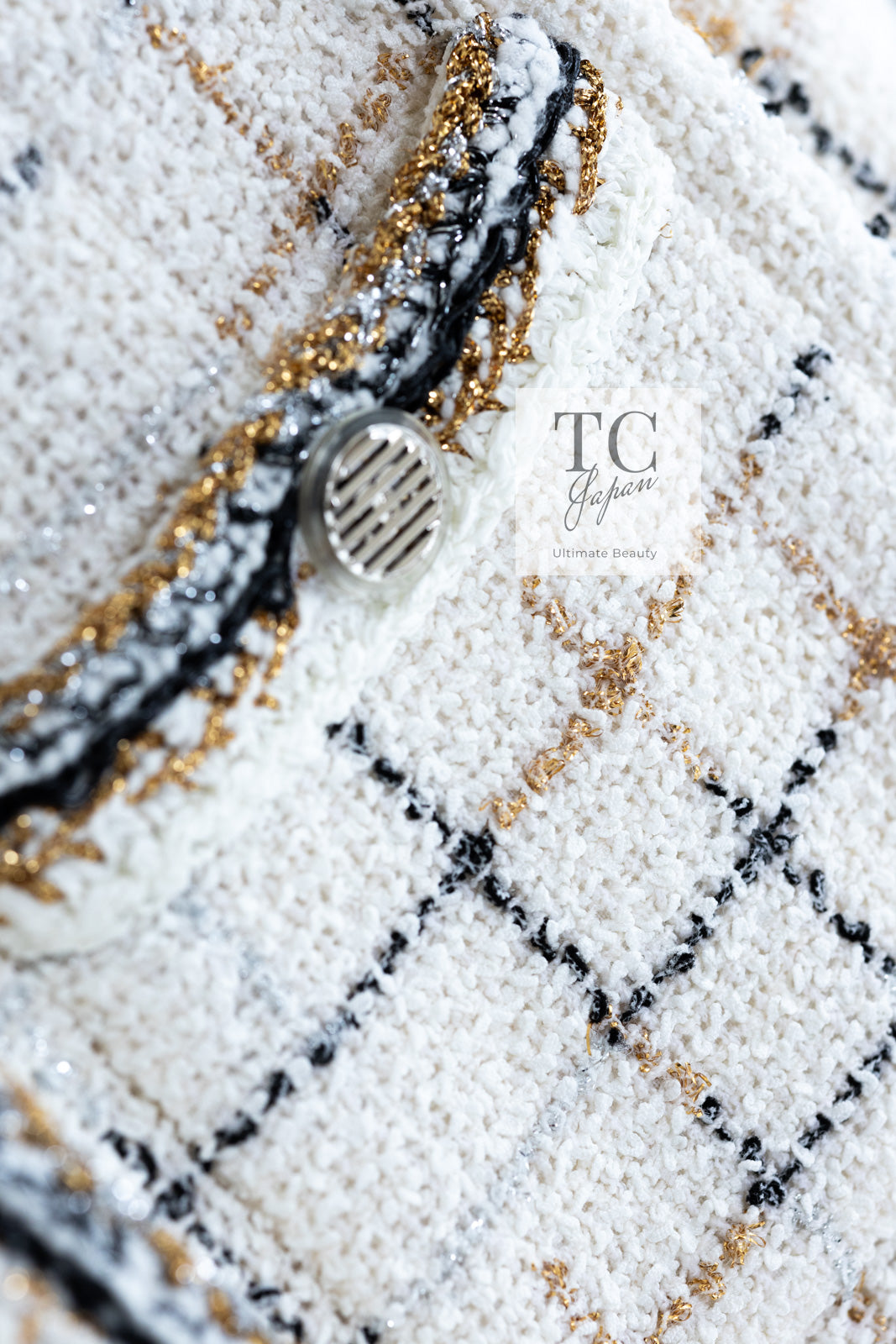 CHANEL 17S Ivory Metallic CC Buttons Collarless Tweed Jacket 34 4