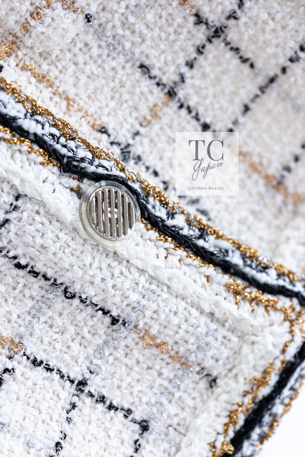 CHANEL 17S Ivory Metallic CC Buttons Collarless Tweed Jacket 34 20