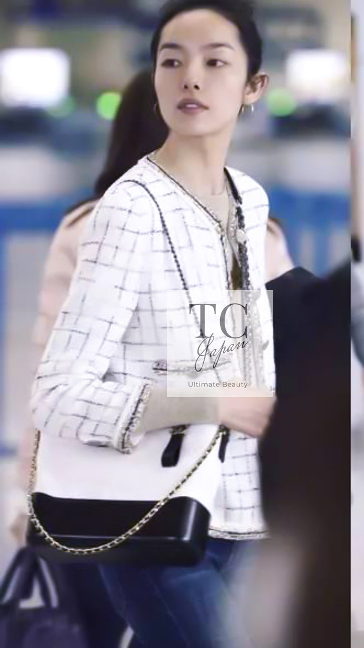 CHANEL 17S Ivory Metallic CC Buttons Collarless Tweed Jacket 34 12