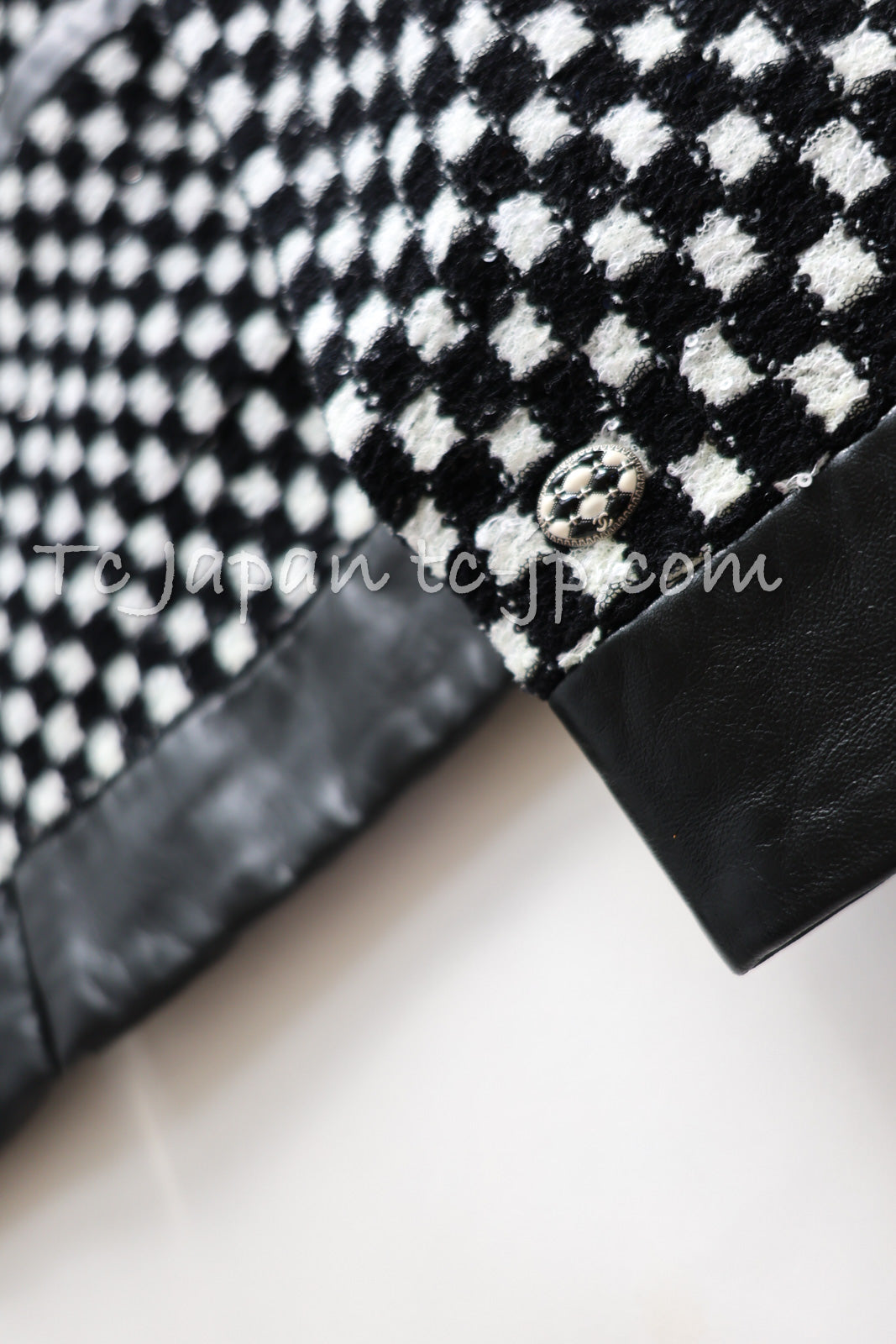 CHANEL 17B Black White LambSkin Leather Stand Collar Check Tweed Jacket 34 20