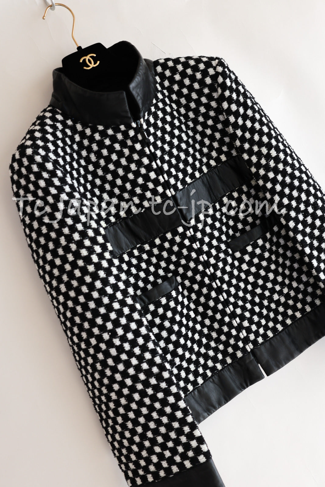 CHANEL 17B Black White LambSkin Leather Stand Collar Check Tweed Jacket 34 3