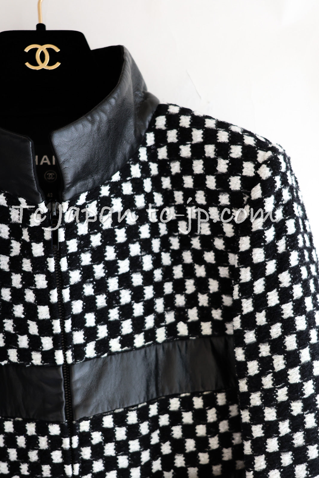 CHANEL 17B Black White LambSkin Leather Stand Collar Check Tweed Jacket 34 4
