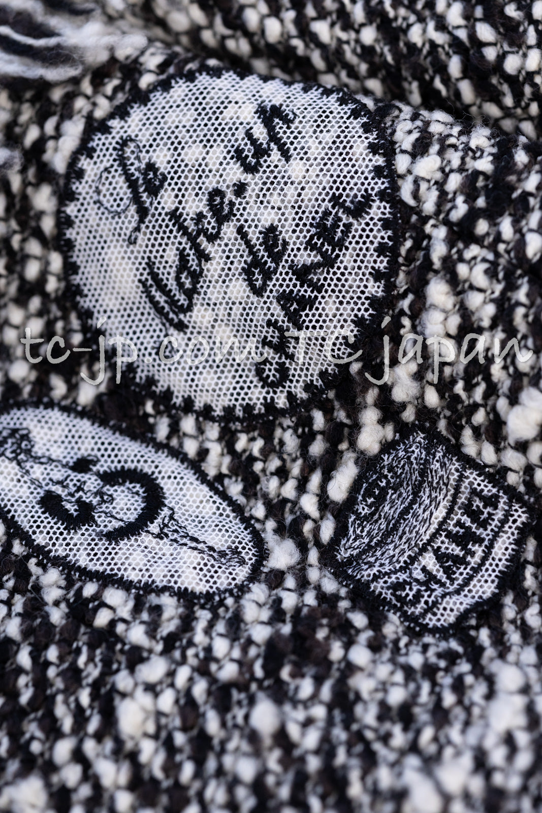 CHANEL 04A Black Choco Le Makeup de Tweed Jacket 34 36 シャネル ブラック チョコ メイクアップ ワッペン ウール ツイード ジャケット 即発 - TC JAPAN
