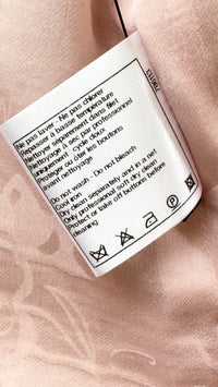 CHANEL 09C Pink Wool Silk Alpaca Silk Stand Collar Camellia Buttons Jacket 38 シャネル ピンク ウール アルパカ シルク スタンド カラー カメリア ボタン ジャケット 即発