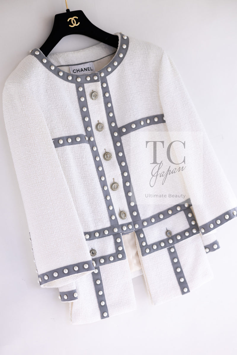 CHANEL 13S White Gray Pearl Trim Cotton Jacket Skirt Suit 40 42 シャネル ホワイト グレー パール トリミング コットン ジャケット スカート スーツ 即発