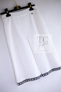 CHANEL 13S White Gray Pearl Trim Cotton Jacket Skirt Suit 40 42 シャネル ホワイト グレー パール トリミング コットン ジャケット スカート スーツ 即発