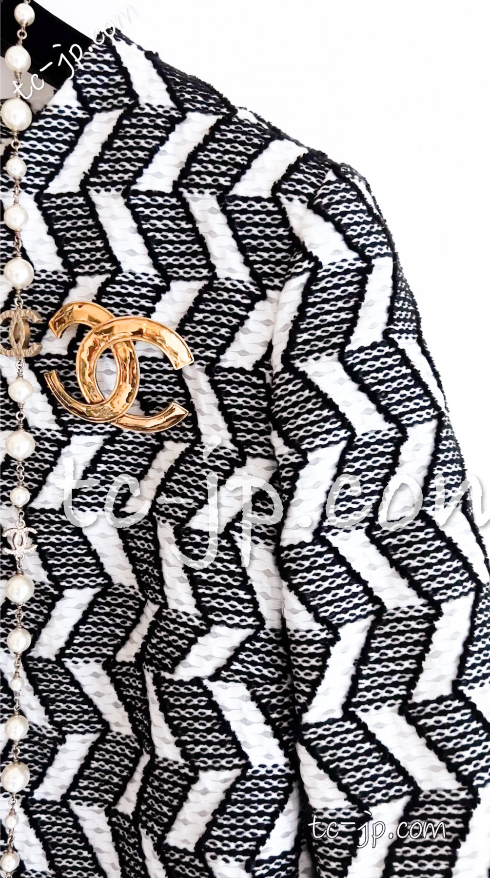 Chanel ロゴパターン ジャケット シャネル ジャケット CHANEL ホワイト シェベロン Vネック 16S White