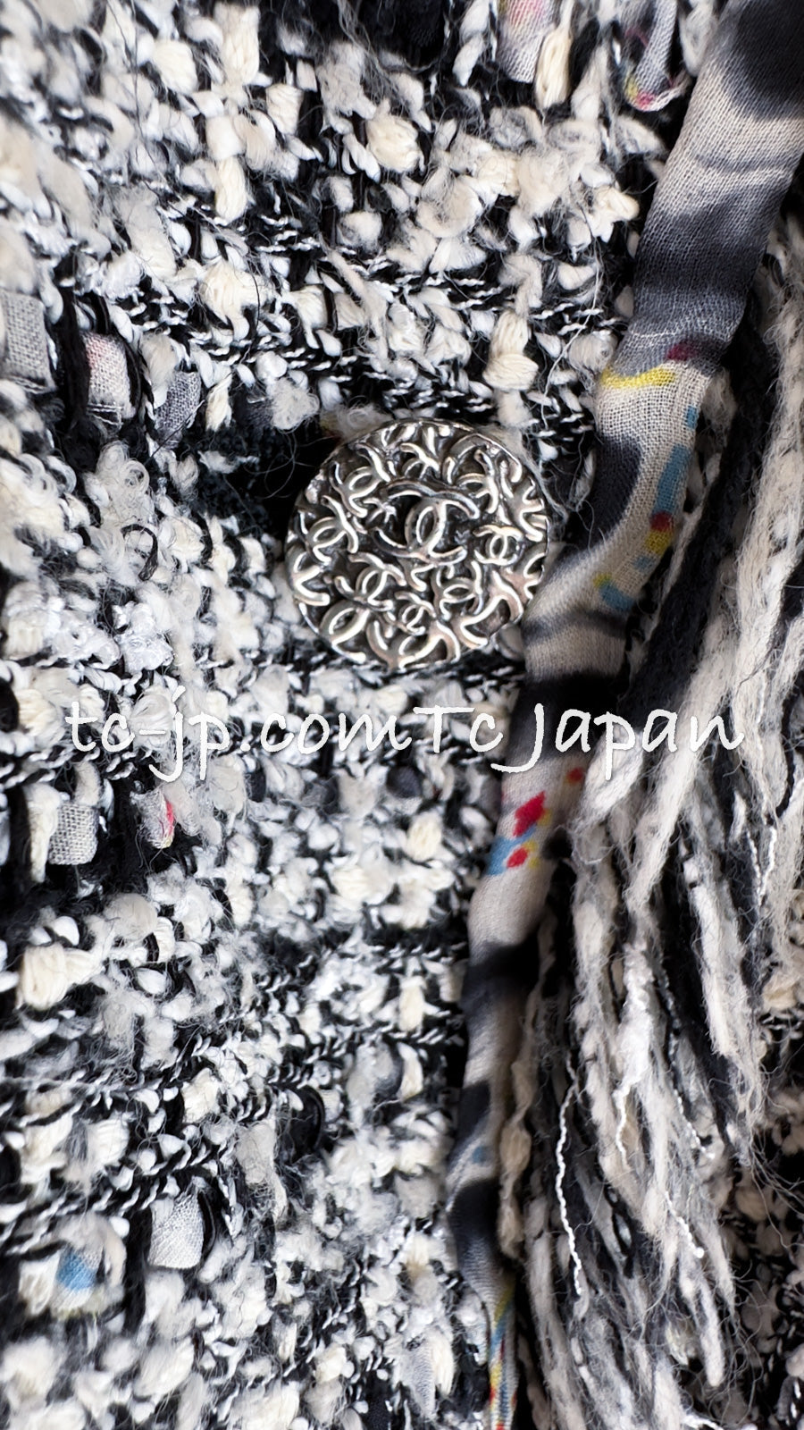 CHANEL 04S Ivory Black Fringed Tweed Cardigan Jacket 34 シャネル アイボリー ブラック フリンジ ツイード カーディガン ジャケット 即発