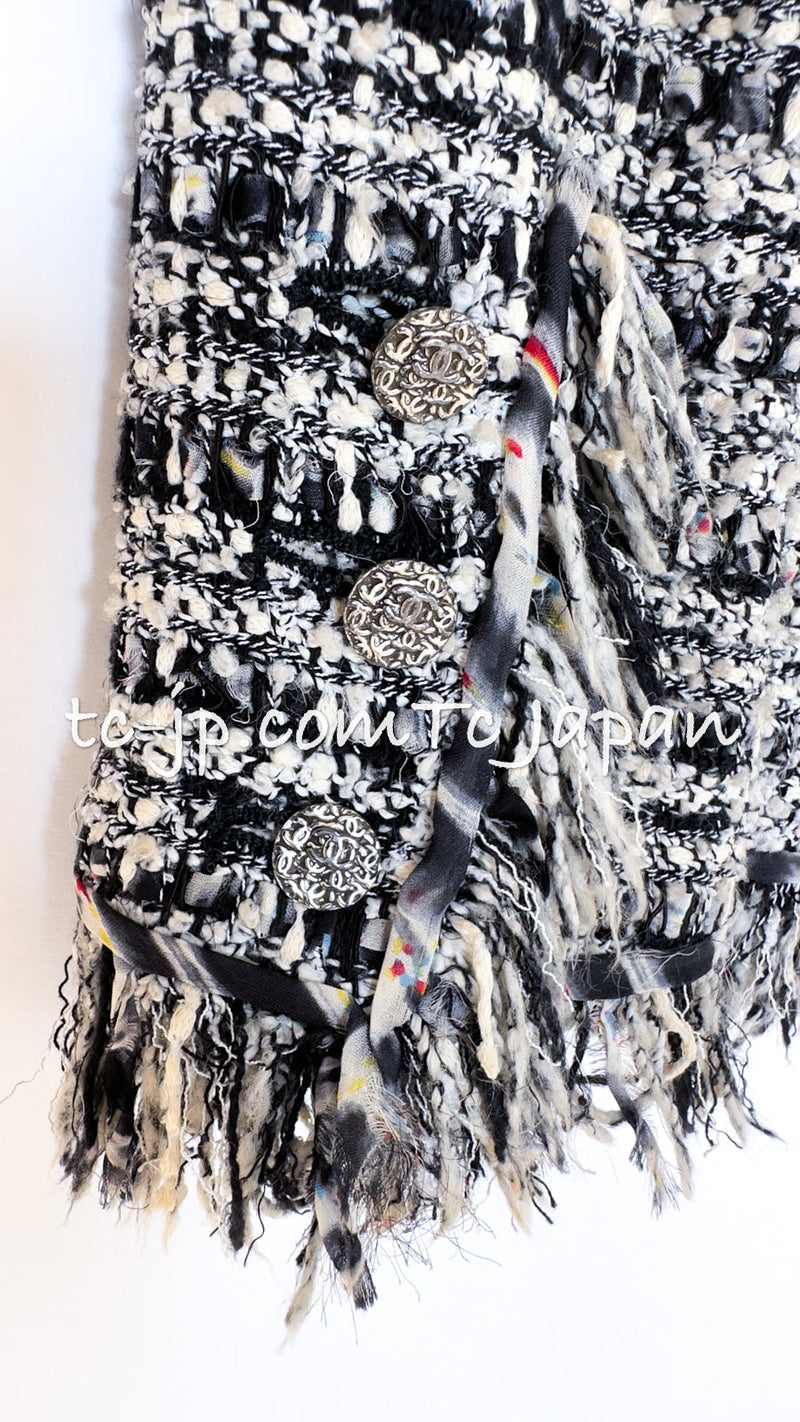 CHANEL 04S Ivory Black Fringed Tweed Cardigan Jacket 34 シャネル アイボリー ブラック フリンジ ツイード カーディガン ジャケット 即発