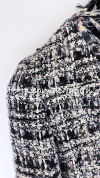 CHANEL 04S Ivory Black Fringed Tweed Cardigan Jacket 34 シャネル アイボリー ブラック フリンジ ツイード カーディガン ジャケット 即発