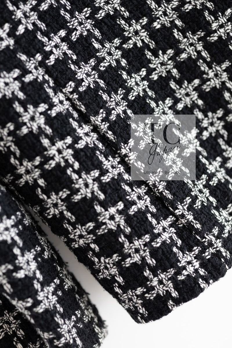 CHANEL 10S Black White Cotton Silk CC Pearl Buttons Tweed Jacket 40 シャネル ブラック ホワイト コットン シルク CC パール ココボタン ツイード ジャケット 即発