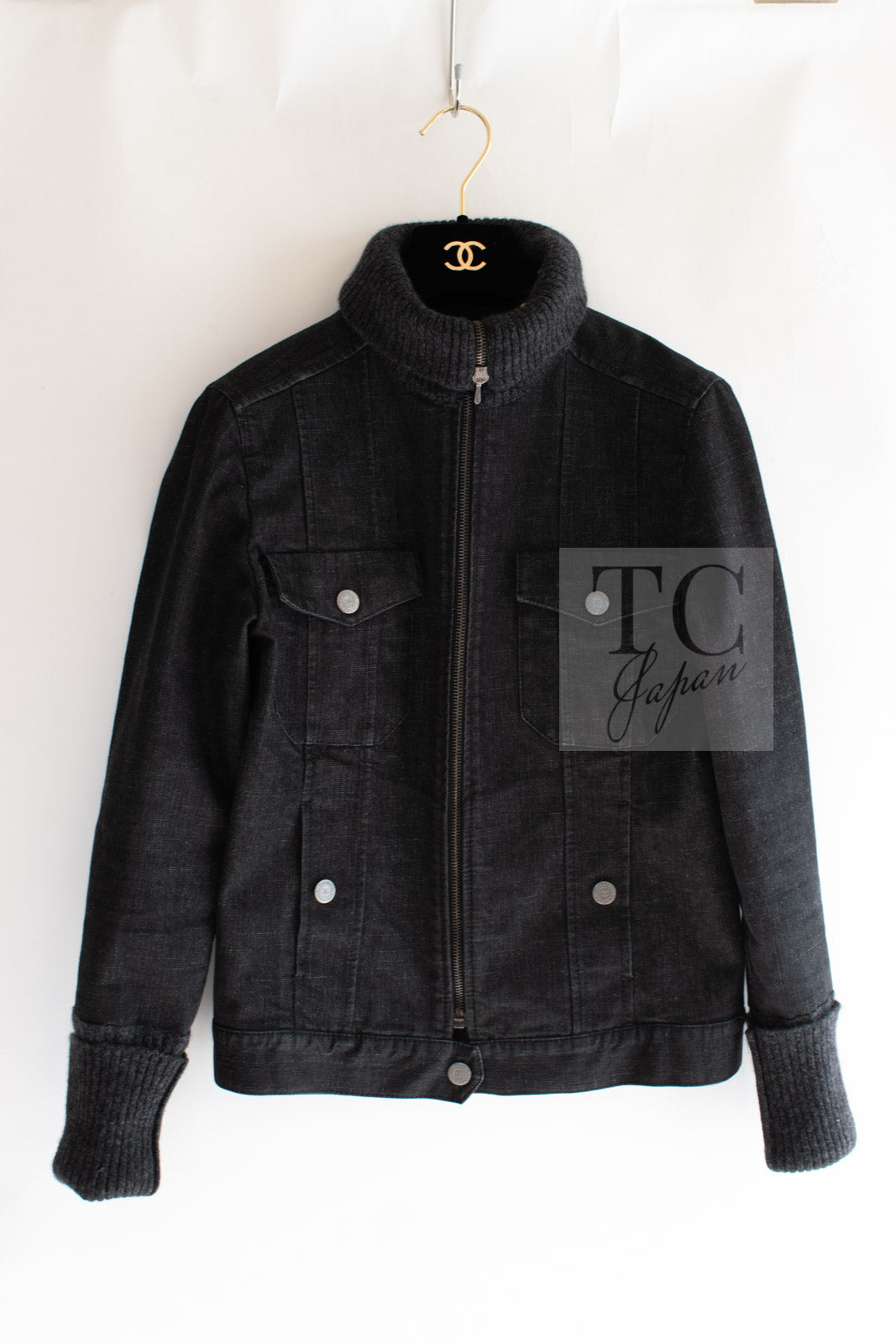 CHANEL 03A Dark Gray Cotton Denim KATE MOSS Knit Collar Front Zipper Jacket 38 シャネル ダーク グレー コットン デニム ニット 襟 フロント ジッパー ジャケット 即発